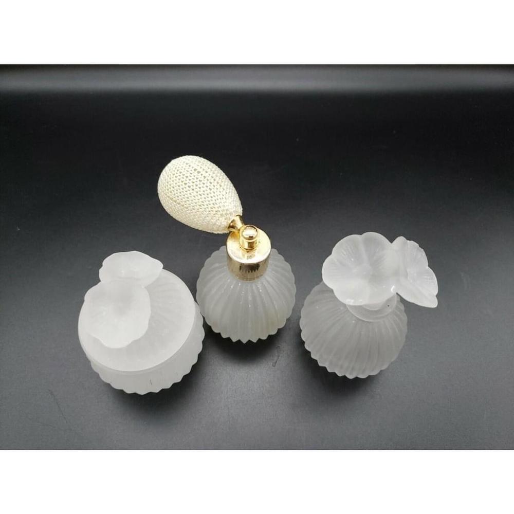 vintage 3 piece set Frosted Glass Perfume Bottle Set Vanity Atomizer 4" - Picture 3 of 12